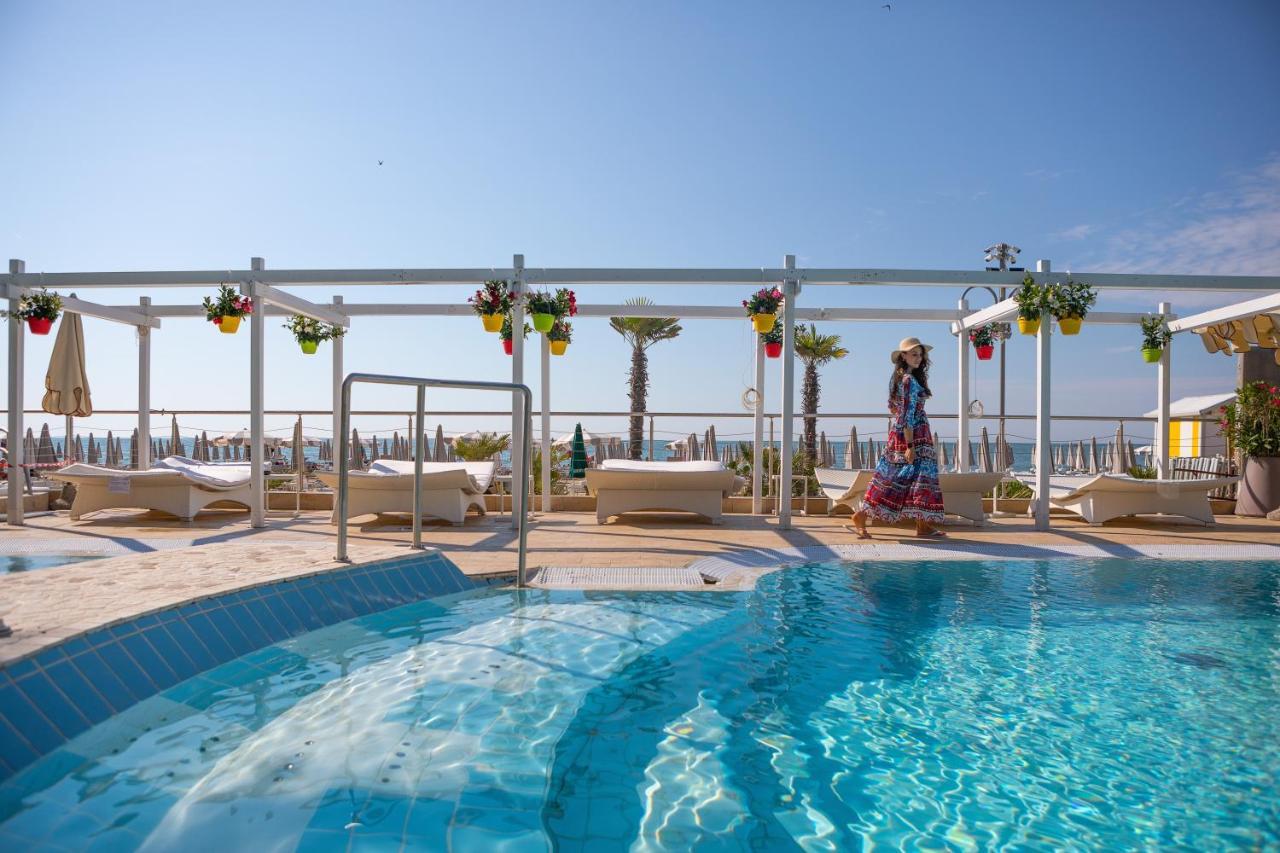 Hotel Nettuno Lido di Jesolo Exterior foto