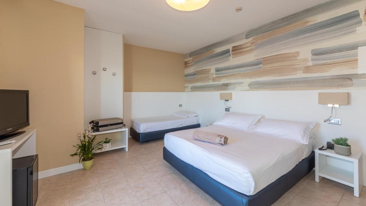 Hotel Nettuno Lido di Jesolo Exterior foto