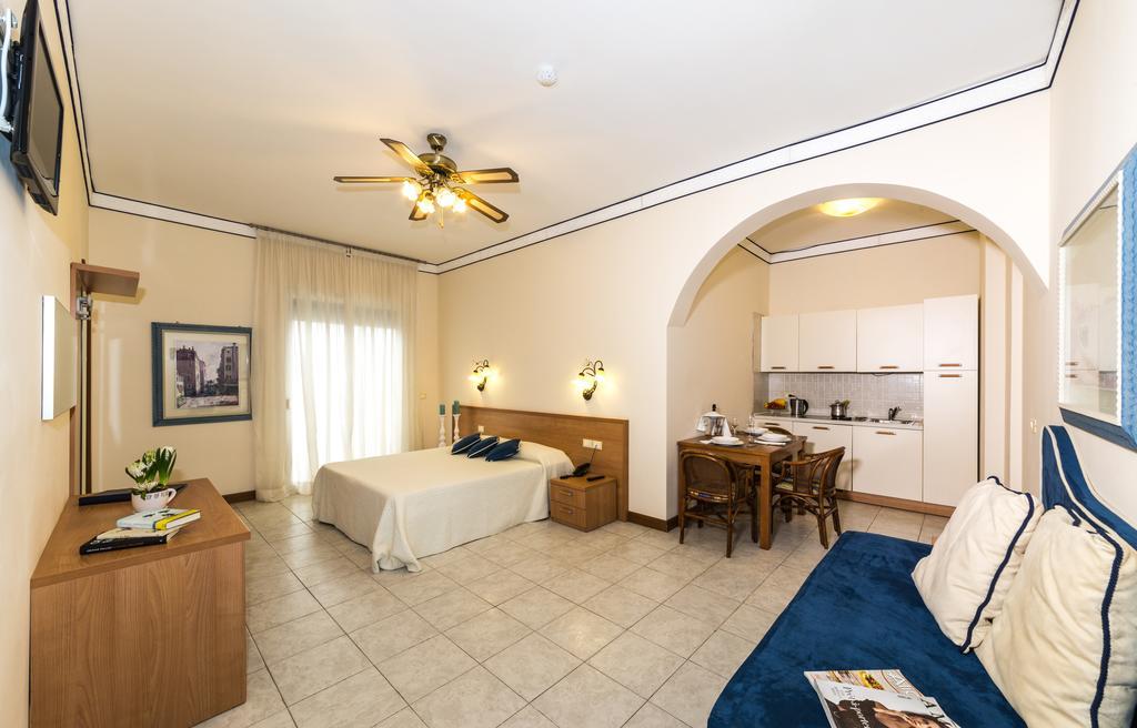 Hotel Nettuno Lido di Jesolo Habitación foto