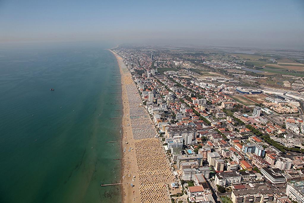 Hotel Nettuno Lido di Jesolo Exterior foto